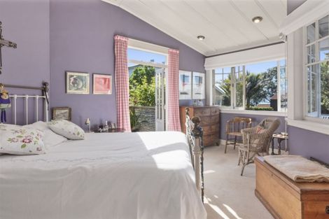 Photo of property in 6 Old Lake Road, Narrow Neck, Auckland, 0624