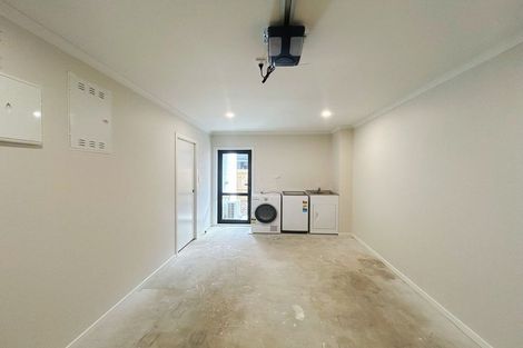 Photo of property in 2/26 May Street, Hamilton East, Hamilton, 3216