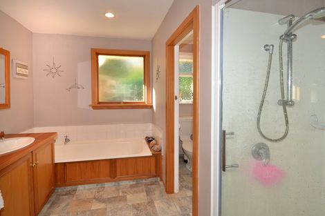 Photo of property in 29 Bayne Terrace, Macandrew Bay, Dunedin, 9014