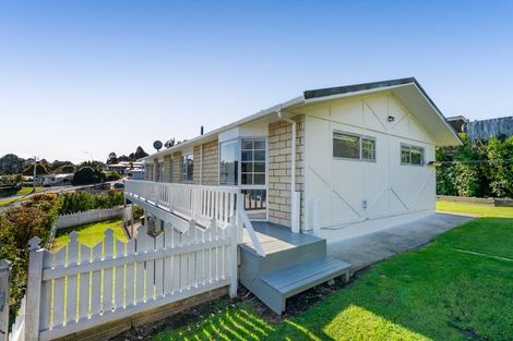 Photo of property in 51 Cumberland Street, Merrilands, New Plymouth, 4312