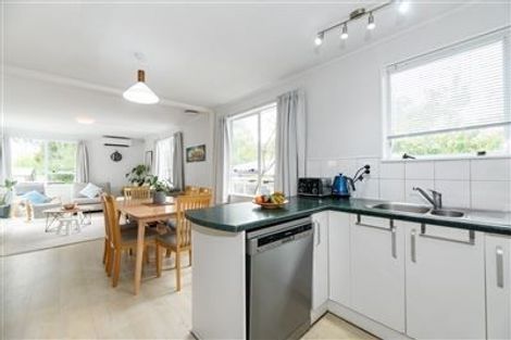 Photo of property in 48 Borich Road, Sunnyvale, Auckland, 0612