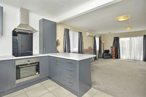 Photo of property in 10 Tait Place, Carterton, 5713