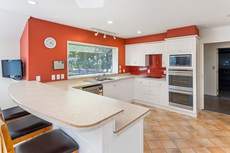 Photo of property in 2 Rosebank Grove, Waikanae, 5036