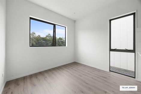 Photo of property in 137 Grove Road, Papakura, 2110