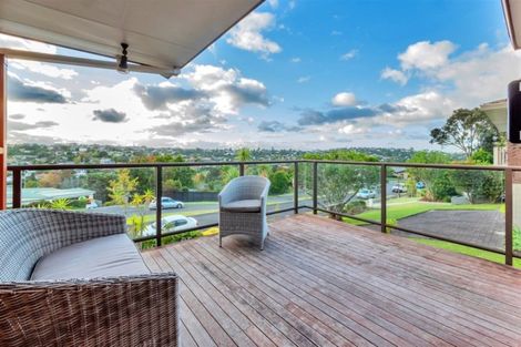 Photo of property in 27 Hollyhock Place, Browns Bay, Auckland, 0630