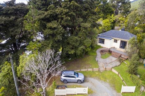Photo of property in 1 Wyndham Road, Pinehaven, Upper Hutt, 5019