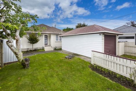 Photo of property in 44 Seddon Street, Wallaceville, Upper Hutt, 5018