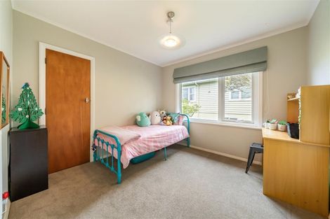Photo of property in 76 Redwood Avenue, Tawa, Wellington, 5028