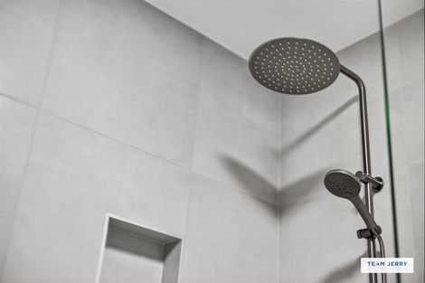 Photo of property in 27 Jandell Crescent, Bucklands Beach, Auckland, 2014