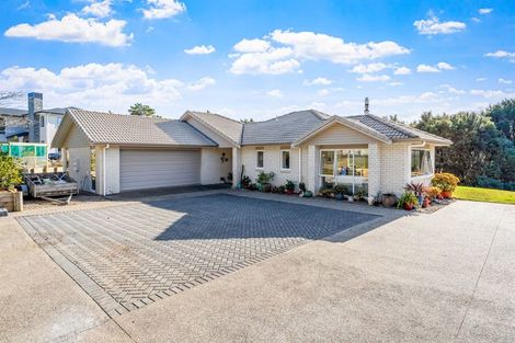 Photo of property in 351 Glenvar Road, Long Bay, Auckland, 0630