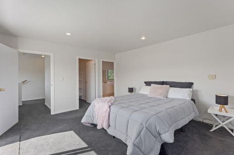 Photo of property in 22 Granville Street, Silverstream, Upper Hutt, 5019