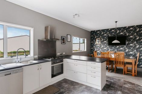 Photo of property in 16 Hogbin Road, Te Teko, Whakatane, 3193