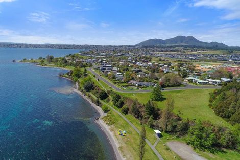 Photo of property in 19 Wharewaka Road, Wharewaka, Taupo, 3330