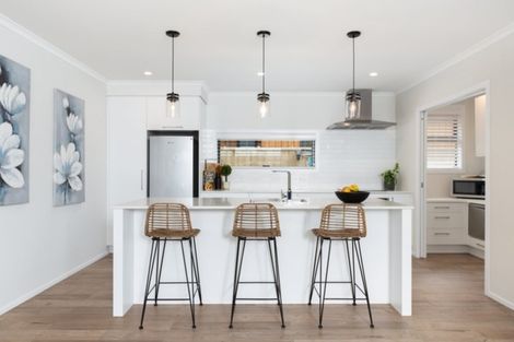 Photo of property in 4 Harding Drive, Papamoa Beach, Papamoa, 3118