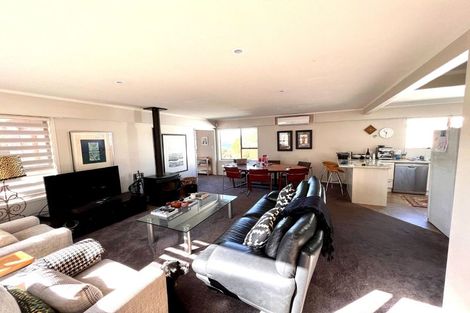 Photo of property in 1/5 Gulf View Road, Murrays Bay, Auckland, 0630
