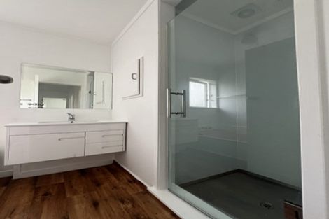 Photo of property in 13 Hellyers Street, Birkdale, Auckland, 0626