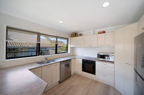 Photo of property in 26 Carriage Close, Northpark, Auckland, 2013