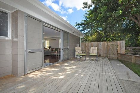Photo of property in 13 Clensmore Place, Torbay, Auckland, 0630