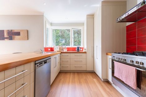 Photo of property in 43 Dale Road, Raumati South, Paraparaumu, 5032