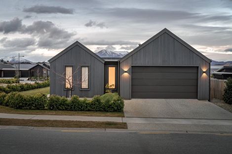 Photo of property in 64 Obelisk Street, Wanaka, 9305