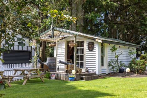 Photo of property in 1174 Kahikatea Flat Road, Waitoki, Kaukapakapa, 0871