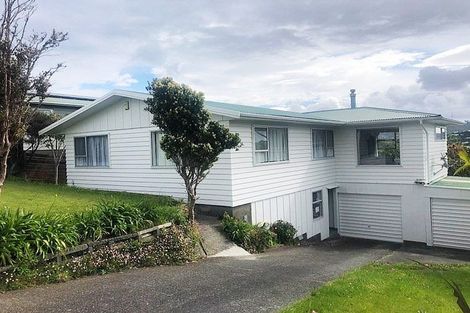Photo of property in 77 Baylands Drive, Newlands, Wellington, 6037
