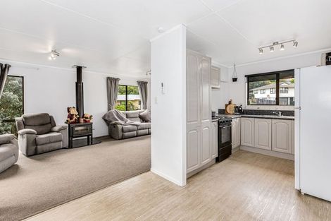 Photo of property in 35 Omapere Street, Whitby, Porirua, 5024