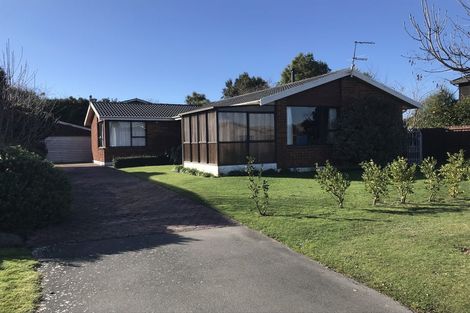 Photo of property in 12 Harkness Place, Avonhead, Christchurch, 8042