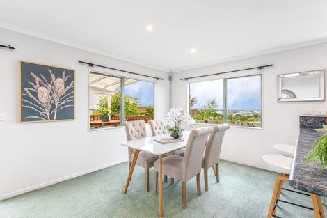 Photo of property in 2/555 Glenfield Road, Glenfield, Auckland, 0629