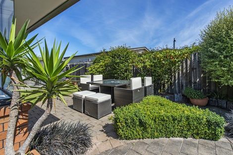 Photo of property in 65 Palmers Road, New Brighton, Christchurch, 8083