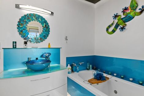 Photo of property in 138 Normandale Road, Normandale, Lower Hutt, 5010