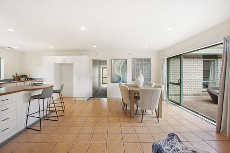 Photo of property in 3 Khaleel Place, Henderson, Auckland, 0612