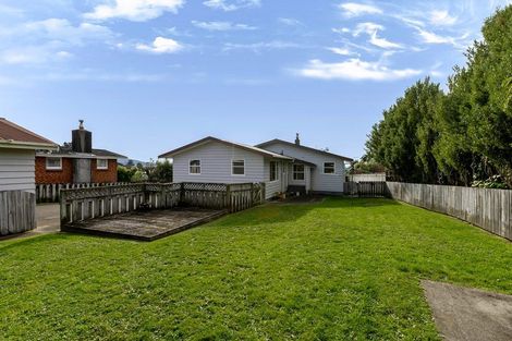 Photo of property in 102 Ruapehu Street, Paraparaumu, 5032