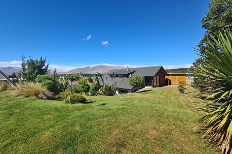 Photo of property in 1 Sams Place, Lake Tekapo, 7999