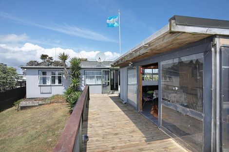 Photo of property in 75 Punga Street, Tangimoana, 4822