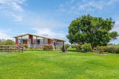 Photo of property in 1003 State Highway 16, Waimauku, 0883