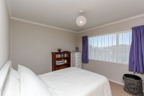 Photo of property in 18 Veale Road, Frankleigh Park, New Plymouth, 4310