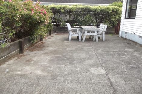 Photo of property in 11 Luckie Street, Tawa, Wellington, 5028