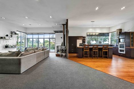 Photo of property in 82 Mawhitiwhiti Road, Normanby, Hawera, 4675