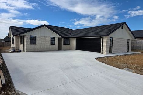 Photo of property in 11 Booker Drive, Tuakau, 2121