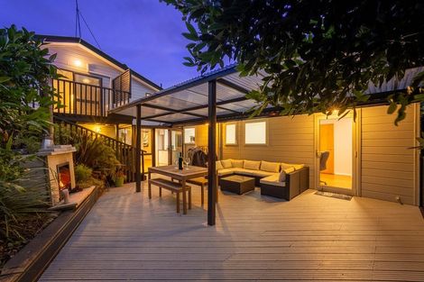 Photo of property in 15 Tiromoana Road, Raumati South, Paraparaumu, 5032