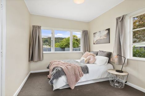 Photo of property in 6 Durham Crescent, Fairfield, Lower Hutt, 5011