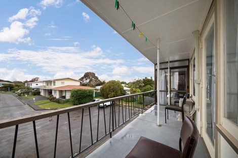 Photo of property in 8 Collingwood Court, Hokowhitu, Palmerston North, 4410