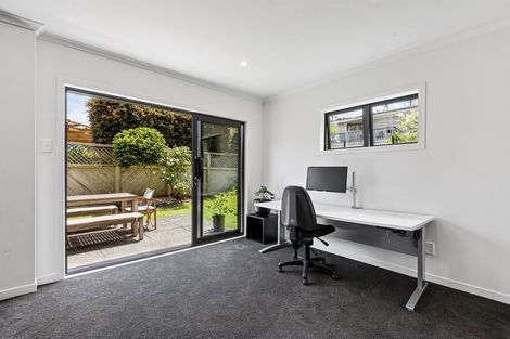 Photo of property in 4 Pluto Place, Beach Haven, Auckland, 0626