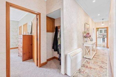 Photo of property in 16 Beaumaris Street, Outram, 9019