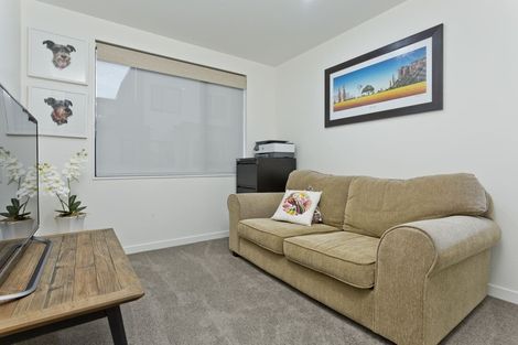 Photo of property in 8 Windlass Street, Long Bay, Auckland, 0630