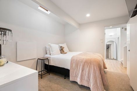 Photo of property in 1/35 Newhaven Terrace, Mairangi Bay, Auckland, 0630