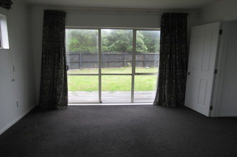 Photo of property in 5 Adrian Grove, Waikanae Beach, Waikanae, 5036