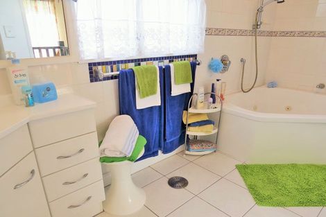 Photo of property in 23a Richmond Road, Carterton, 5713