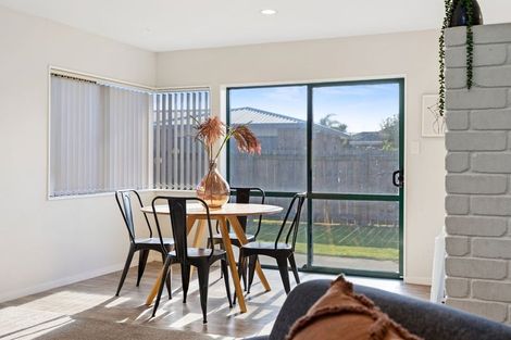 Photo of property in 88 Evans Road, Papamoa Beach, Papamoa, 3118